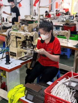 Gia công quà tặng đồ da cho sự kiện cần đúng tiến độ