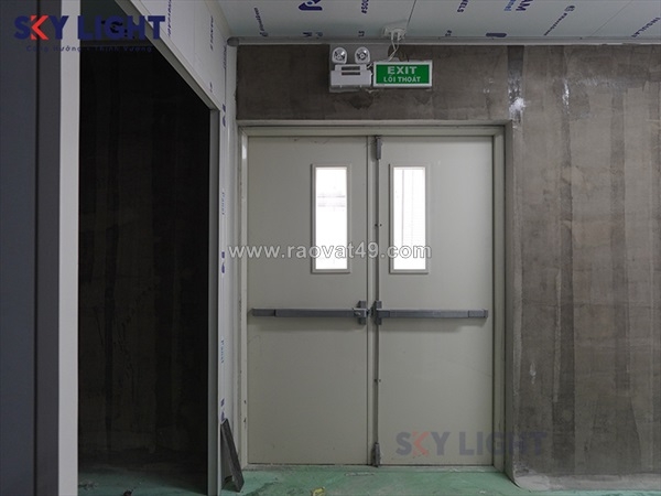 ~/Img/2026/8/giai-phap-mua-cua-thoat-hiem-chuan-pccc-cho-khach-san-01.jpg