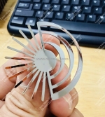 Huy hiệu theo yêu cầu - điểm nhấn nhỏ, giá trị chuyên nghiệp lớn