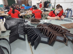 Kinh doanh đồ da từ nguồn hàng giá xưởng