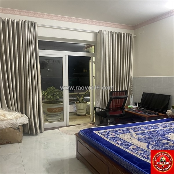 ~/Img/2026/8/mat-tien-cho-phuoc-binh-can-nha-dang-xem-neu-ban-uu-tien-vi-tri-va-chat-luong-4-tang-4pn-02.jpg