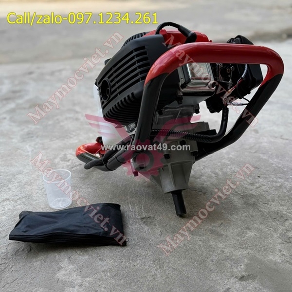 ~/Img/2026/8/may-khoan-dat-cam-tay-4-thi-turbo-tbk144-02.jpg