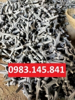 Mũi mác gang tạo điểm nhấn cho hàng rào sắt