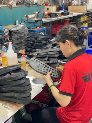 Nguồn dép da cho đơn hàng số lượng lớn