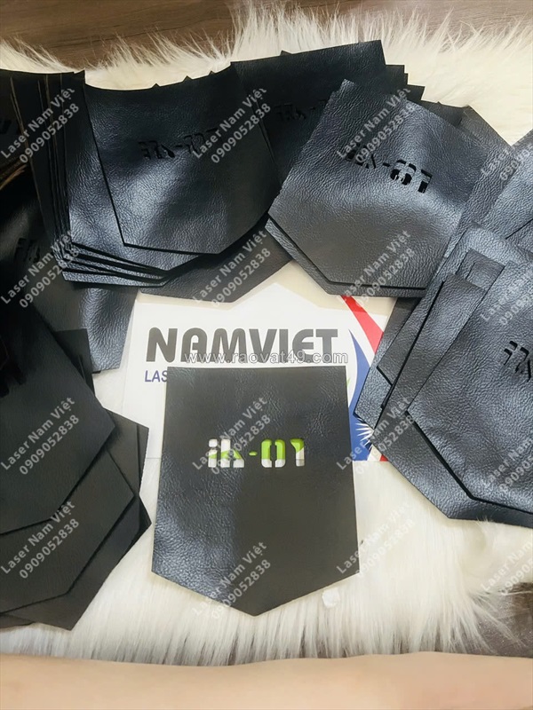 Nhận cắt - khắc laser da & simili theo yêu cầu