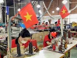 Quà tặng doanh nghiệp bằng da – nhận đặt sản xuất và dập logo riêng