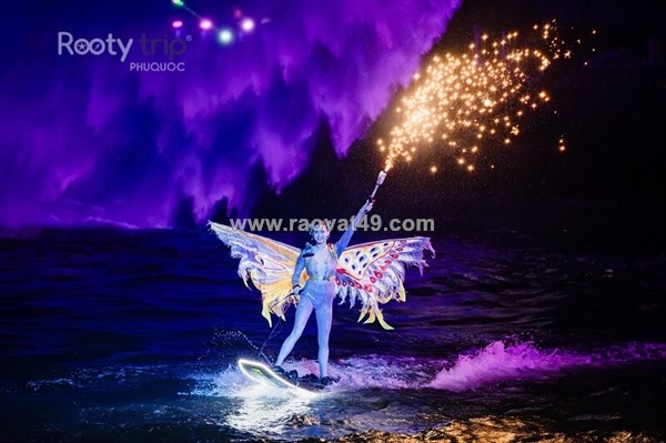 ~/Img/2026/8/show-symphony-of-the-sea-phu-quoc-dai-tiec-trinh-dien-tren-bien-02.jpg