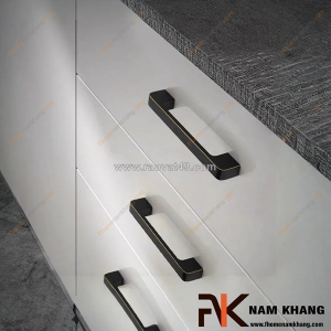 Tay nắm tủ màu đen - lựa chọn tối giản nhưng đầy sức hút