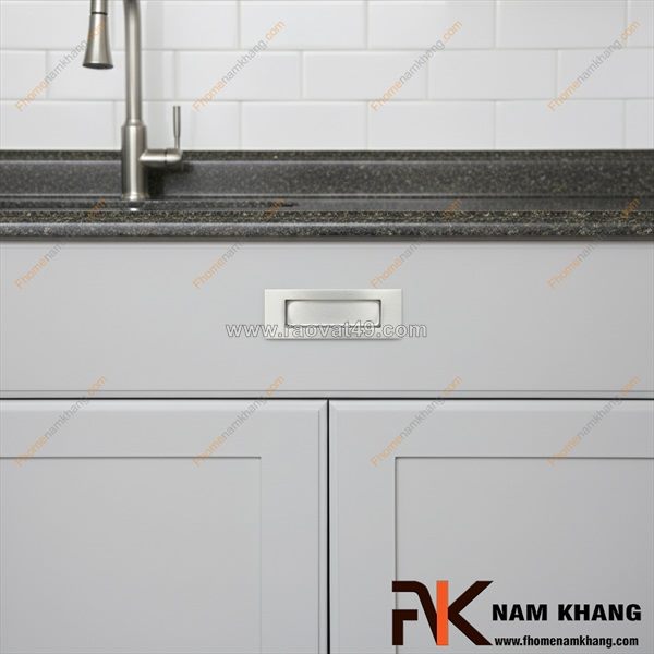 Tay nắm tủ màu inox, màu bạc – lựa chọn bền đẹp theo thời gian