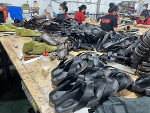 Tìm nguồn sỉ dép da để mở rộng danh mục sản phẩm