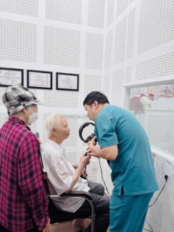 Tình yêu với chiếc máy trợ thính