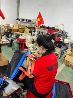 Xưởng gia công đồ da cho local brand phát triển bộ phụ kiện riêng