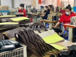 Xưởng gia công túi da, cặp da theo mẫu riêng