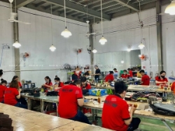 Xưởng gia công túi xách, cặp da