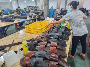 Xưởng may dép da bò nhận sỉ và oem