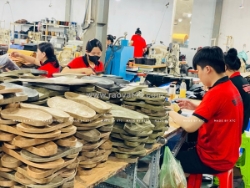 Xưởng sỉ dép da có hóa đơn vat