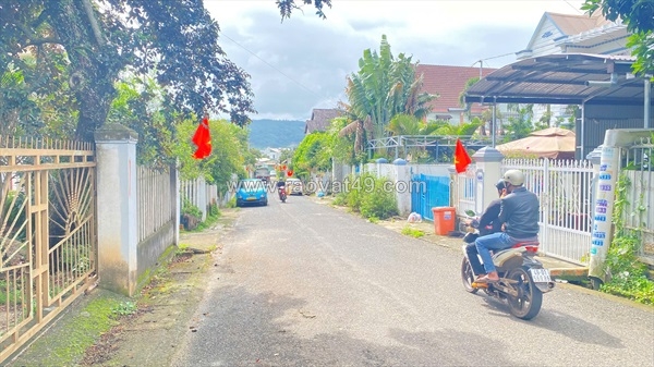 ~/Img/2026/9/ban-303m2-860m-mat-tien-to-hien-thanh-trung-tam-sam-uat-duc-trong-lam-dong-01.jpg