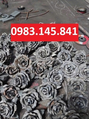 Bán hoa hồng sắt rèn tay, mẫu mã đa dạng