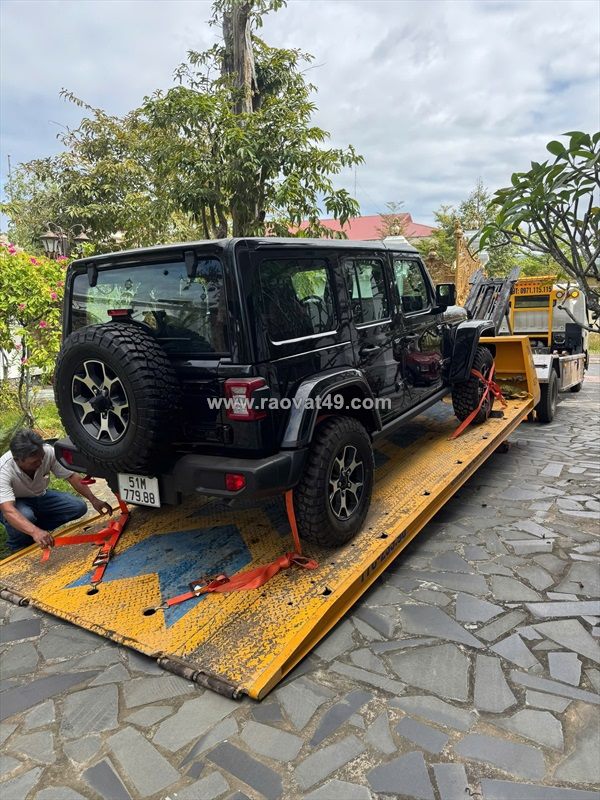 Bán jeep wrangler rubicon 2.0 4x4 at – đời 2023