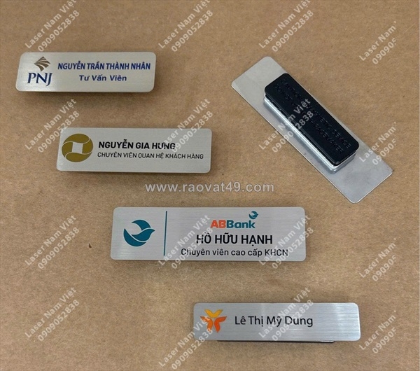 ~/Img/2026/9/bang-ten-nhan-vien-khac-laser-theo-yeu-cau-02.jpg