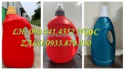 Bình nhựa 1 lít đựng chất bôi trơn, can nhựa 2 lít đựng chất nhờn, can vuông 5 lít đựng dung dịch có màu