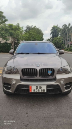 Bmw x5 2011 lci màu xám, xe chính chủ sử dụng kỹ, đã lên nhiều option giá trị.