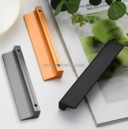 Chỉ một điểm chạm - cả hệ tủ thêm phần cuốn hút