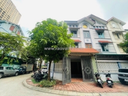 Cho thuê biệt thự liền kề intracom – 66 trung văn, lô góc 2 mặt thoáng. lh:0921209888