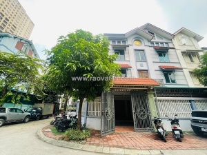 Cho thuê biệt thự liền kề intracom – 66 trung văn, lô góc 2 mặt thoáng. lh:0921209888