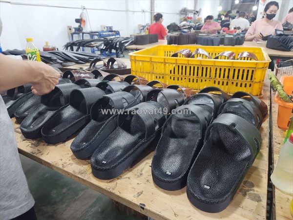 Dép da có sẵn – hỗ trợ lấy size lộn xộn, nhập sỉ dễ dàng