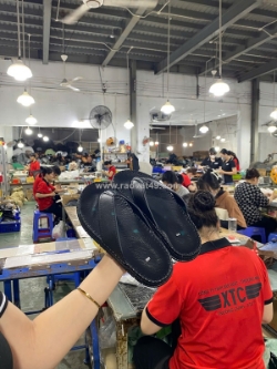 Khởi nghiệp với dép da – nguồn hàng sỉ cho người mới