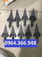 Lá mác gang trang trí khung sắt