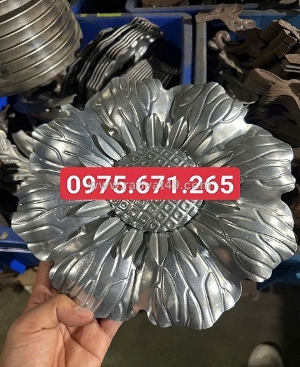 Mẫu hoa hướng dương dập lớn cho cổng sắt