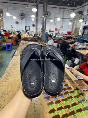 Nguồn dép da nam sỉ từ 120k – nhập size linh hoạt