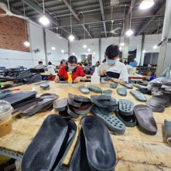 Nguồn hàng dép cho shop nhập bán quanh năm
