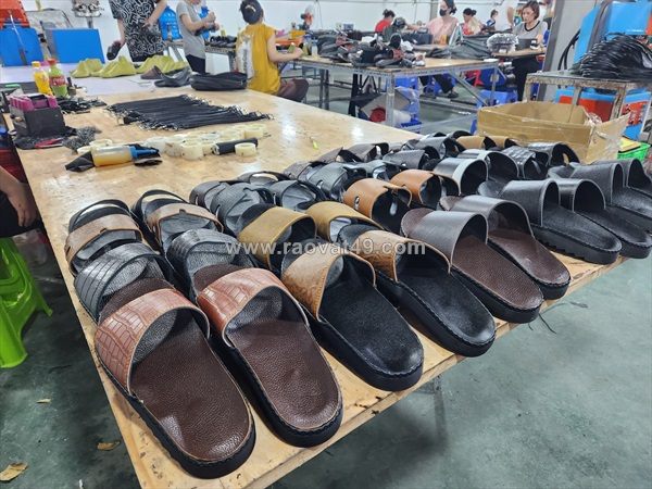 Nguồn nhập sỉ dép da chất lượng cho shop