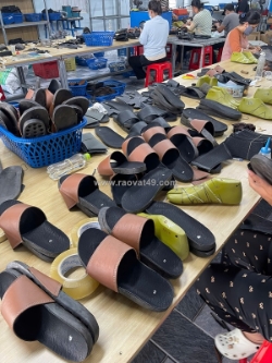 Nguồn sỉ dép da bò nam giá xưởng hàng có sẵn