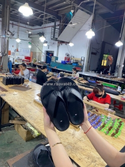 Nguồn sỉ dép da có sẵn – mẫu đẹp, dễ nhập cho shop