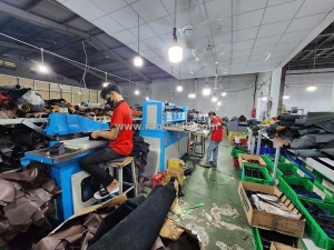Nguồn sỉ giày dép da bò – bắt đầu kinh doanh từ mẫu có sẵn