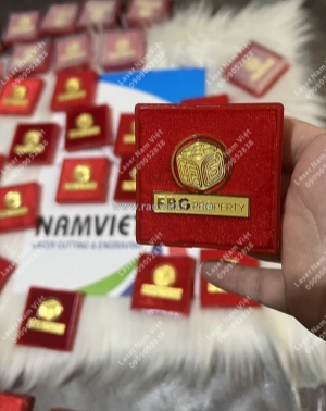 Sản xuất huy hiệu kim loại theo yêu cầu