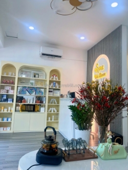 The queen spa tuyển ktv có kinh nghiệm