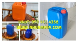 Thùng nhựa 25 lít đựng tinh dầu, can nhựa 20 lít đựng dung môi đậm đặc, can nhựa 10 lít đựng nước rửa chén