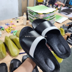 Xưởng dép da cho shop muốn nhập hàng từ xưởng