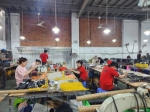 Xưởng gia công đồ da – phát triển mẫu riêng cho thương hiệu