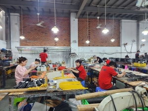 Xưởng gia công đồ da – phát triển mẫu riêng cho thương hiệu